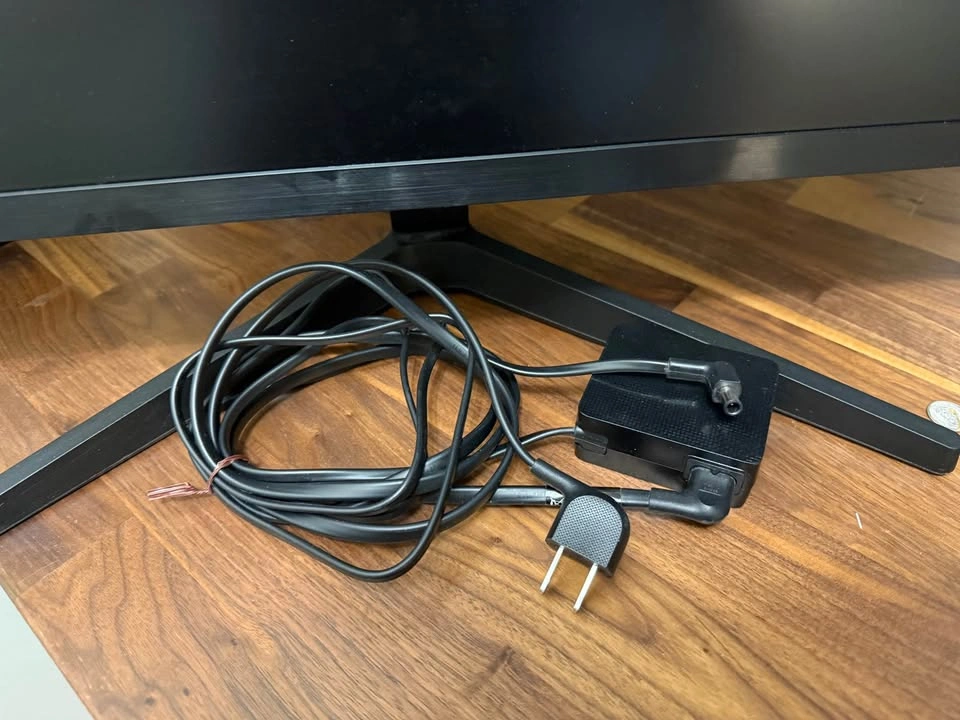 Samsung 27" Gaming Monitor - photo 5
