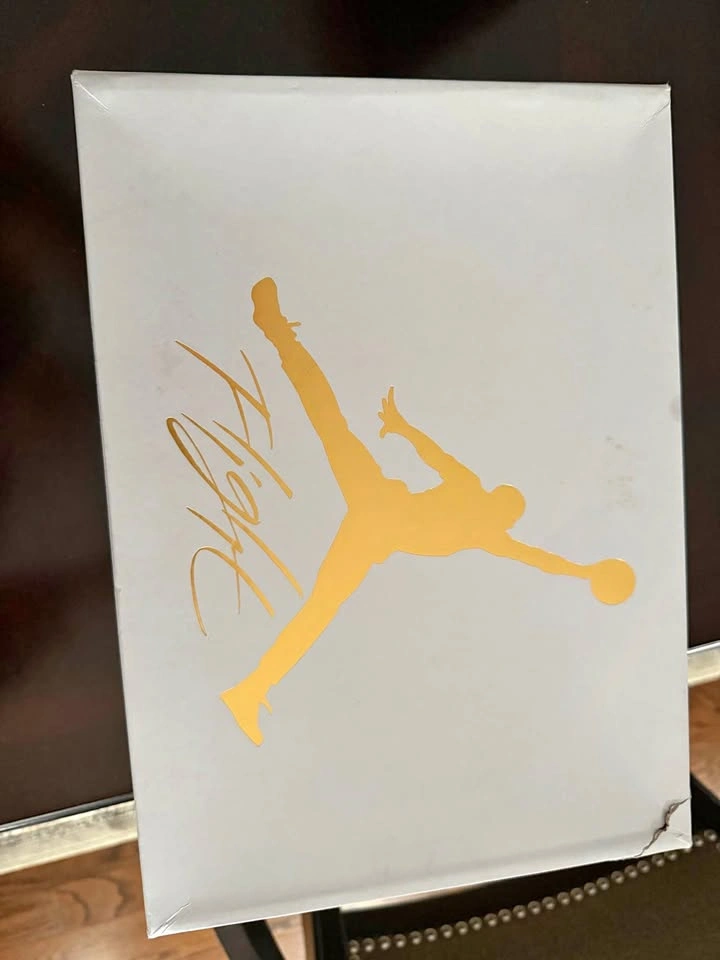 Jordan 4 Retro