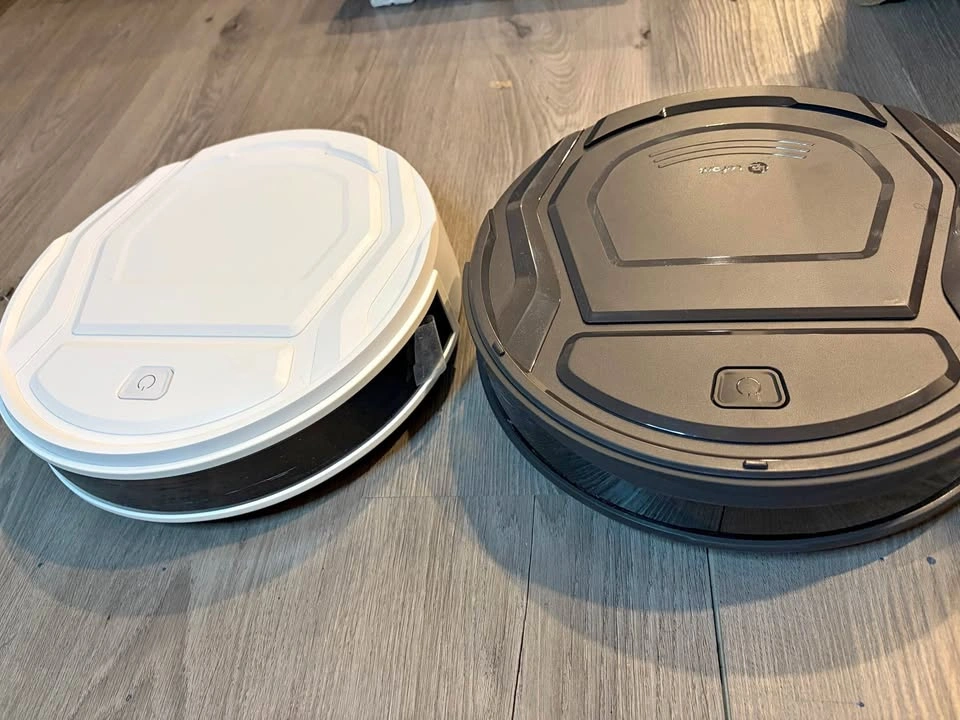 Lefant Robot Vacuums White and Gray