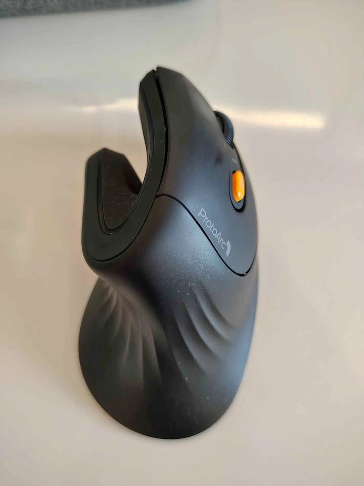 ProtoArc Ergonomic Vertical Mouse (Wireless)