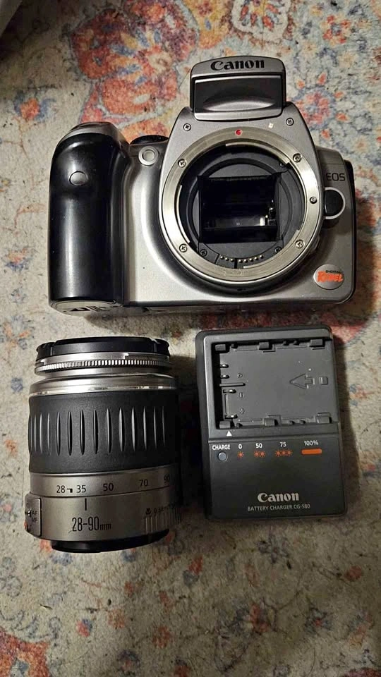 Canon EOS Digital Rebel/300D w/ 28-90mm lens