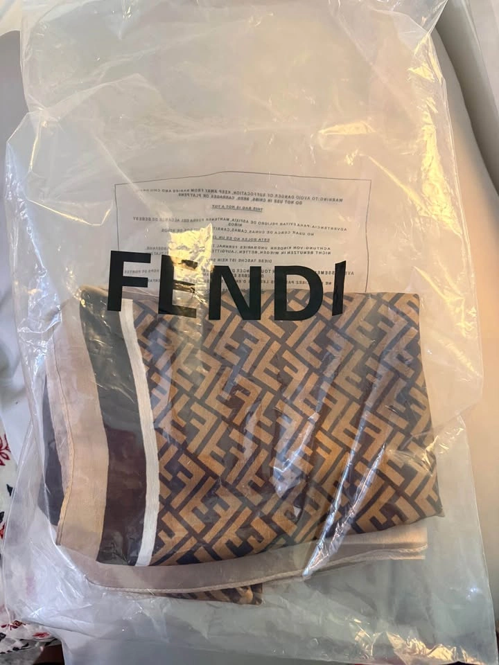 New Fendi scarf - photo 2