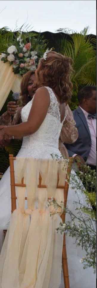 Wedding dress - photo 3