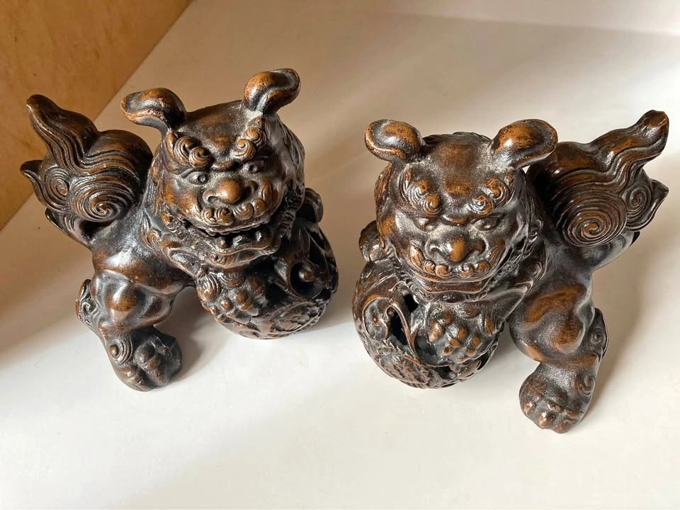Foo Dogs