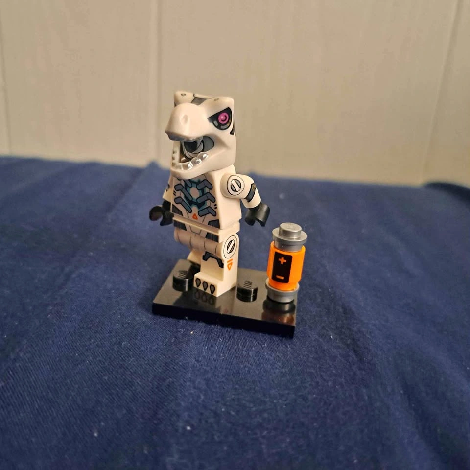 Robot T-Rex — (Lego Minifigure Series 29)