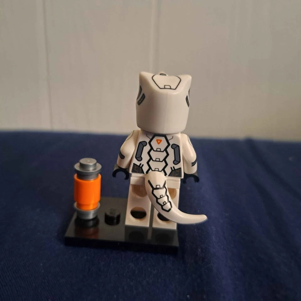 Robot T-Rex — (Lego Minifigure Series 29) - photo 3
