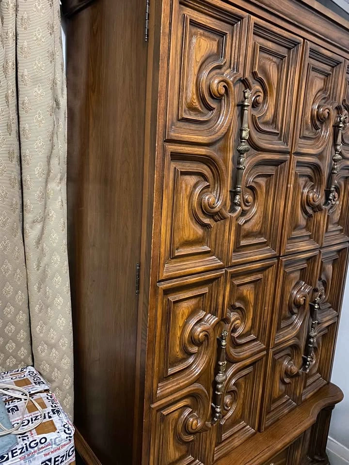 Vintage Spanish Style Solid Wood Closet - photo 2