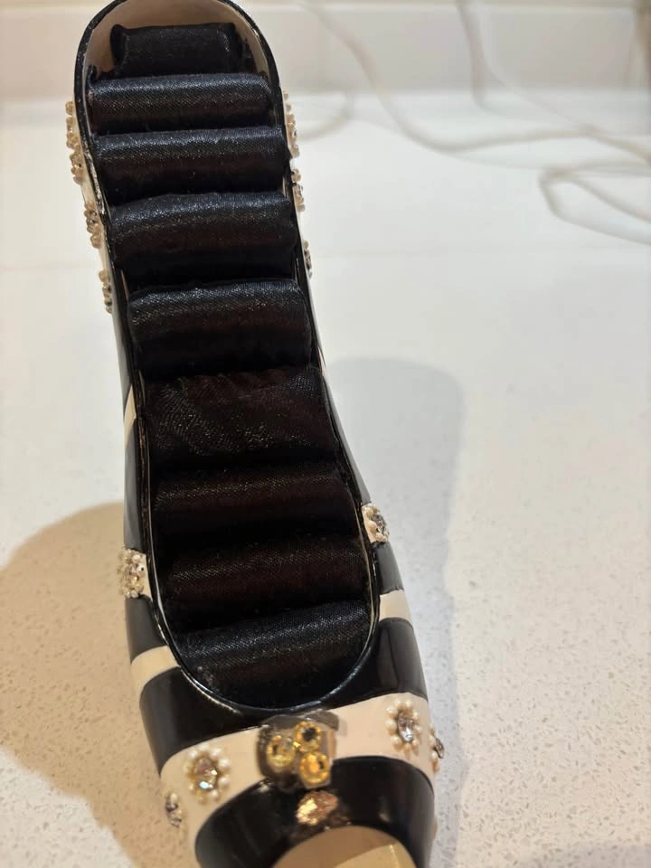 High heel ring holder - photo 2