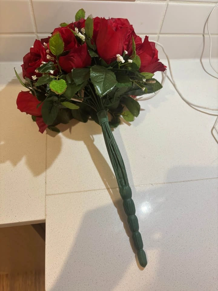 Rose Bouquet (fake flowers) - photo 2