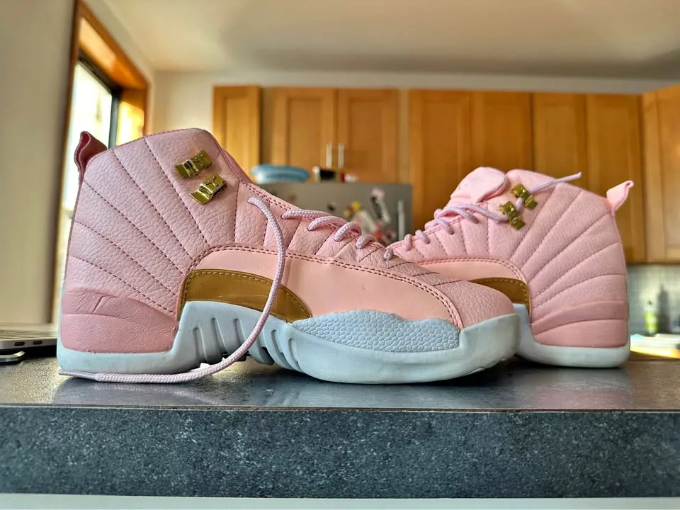 Air Jordan 12 Retro “Pink/Gold” Women’s Size 7.5/8/8.5 thumbnail