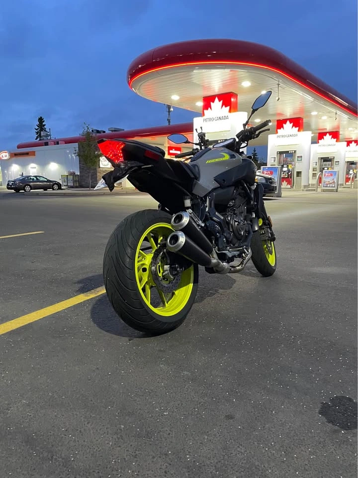 2017 Yamaha FZ-07 Motorcycle - photo 2