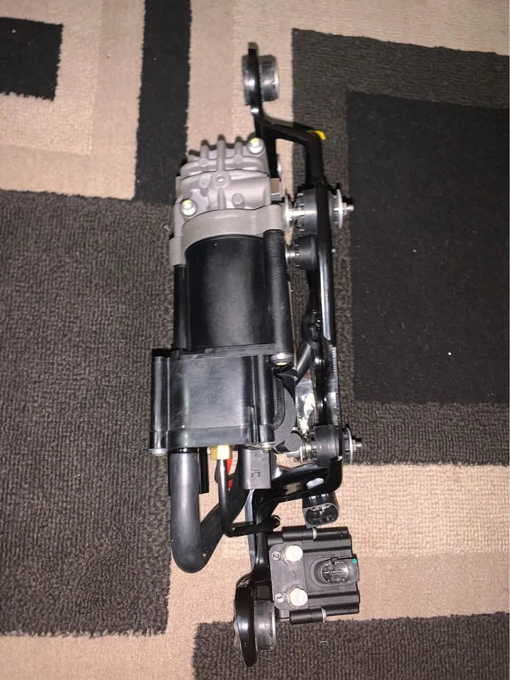 BMW X5/X6 Air Suspension Compressor Pump (2014-2019) - photo 5
