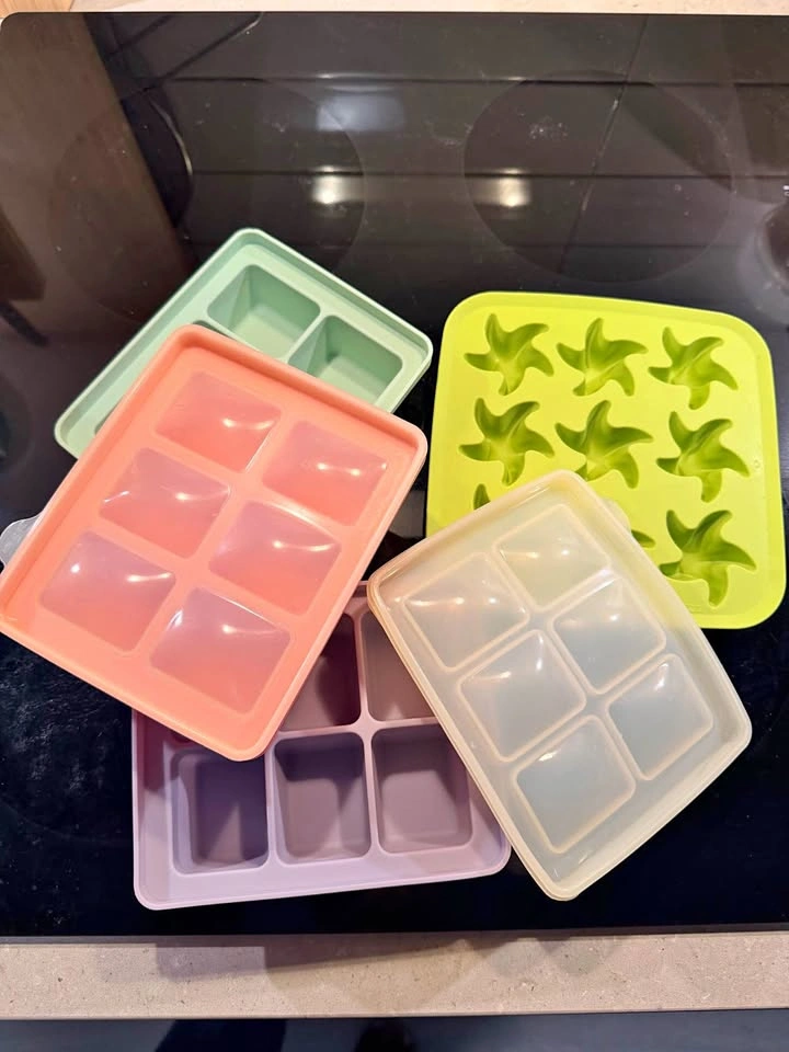 Moving out) Set of 5 Silicone Ice Cube Trays