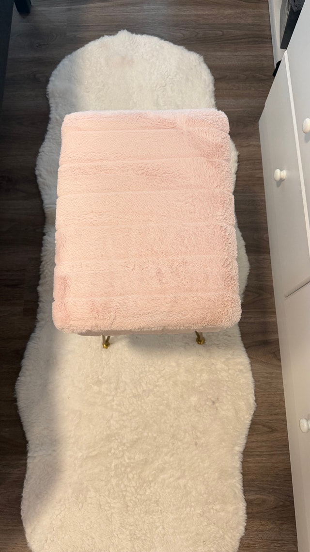 Pink Faux Fur Vanity Chair - photo 2