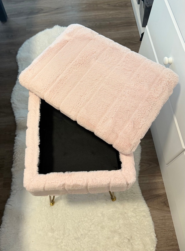 Pink Faux Fur Vanity Chair - photo 3