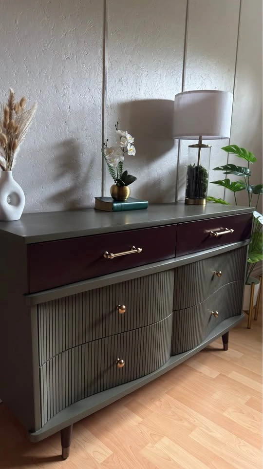 Refinished MCM Kroehler Dresser - Olive & Mahogany Fluted Bow Fr - photo 3