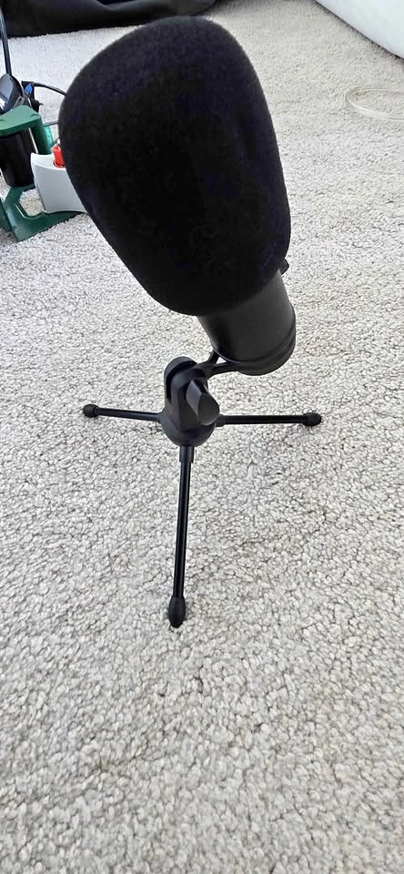 USB Desktop Condenser Microphone with Tripod Stand - Excellent C