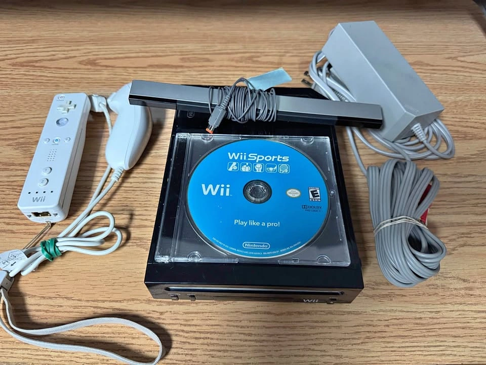 Nintendo Wii Black Console Bundle w/ Wii Sports, Remote, Nunchuk
