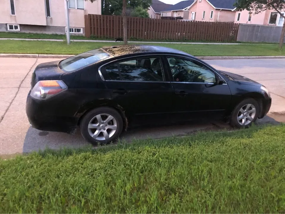 215 60 R16 ALL WEATHER CONTINENTAL TIRES ON NISSAN RIMS image indicator(2)