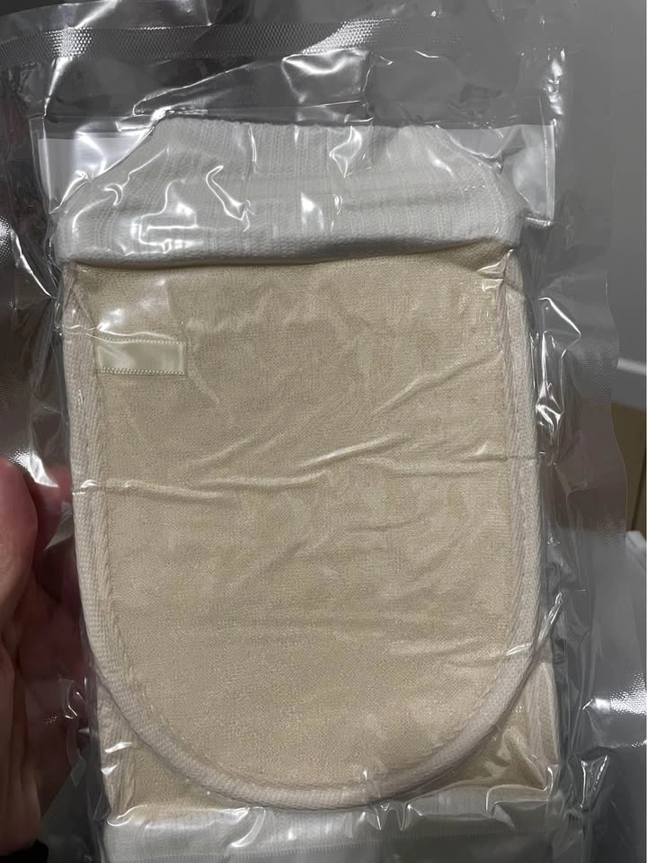 Exfoliating Sponge/Mitten - 2 Pieces - photo 2