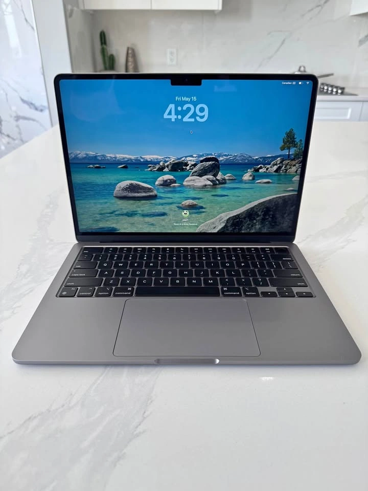 MacBook Air M2, 2022