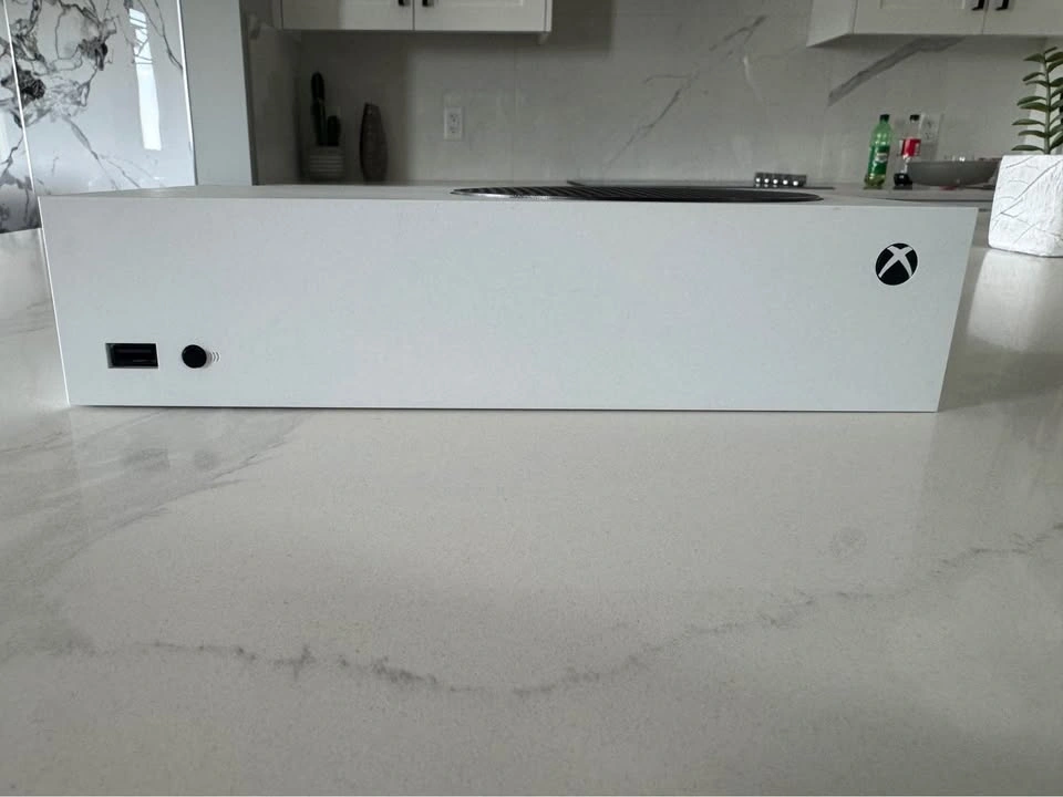 Xbox Series S - photo 2