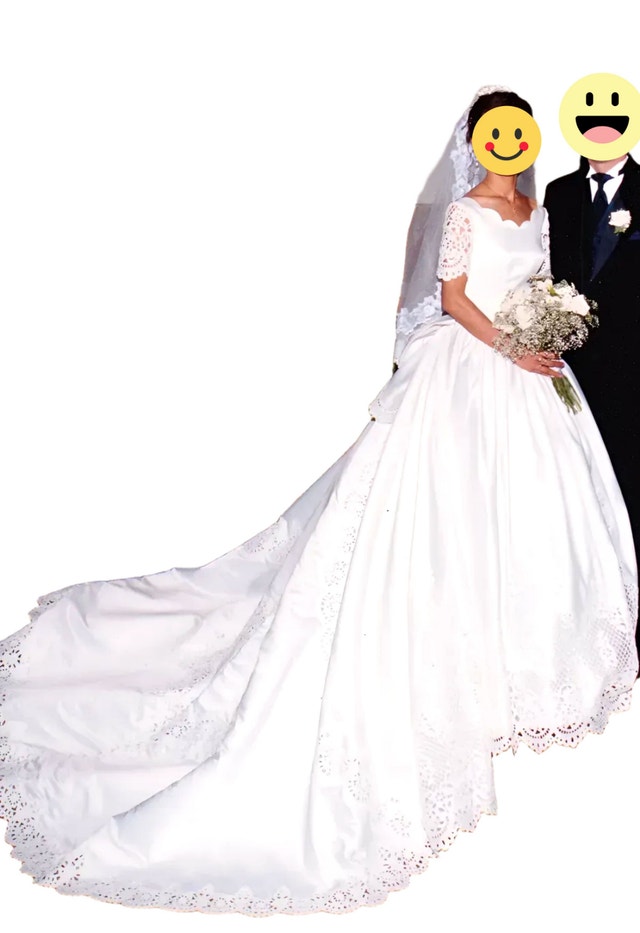 Petite Lace Ball Gown Wedding Dress + Accessories Sz 1-2 - photo 2