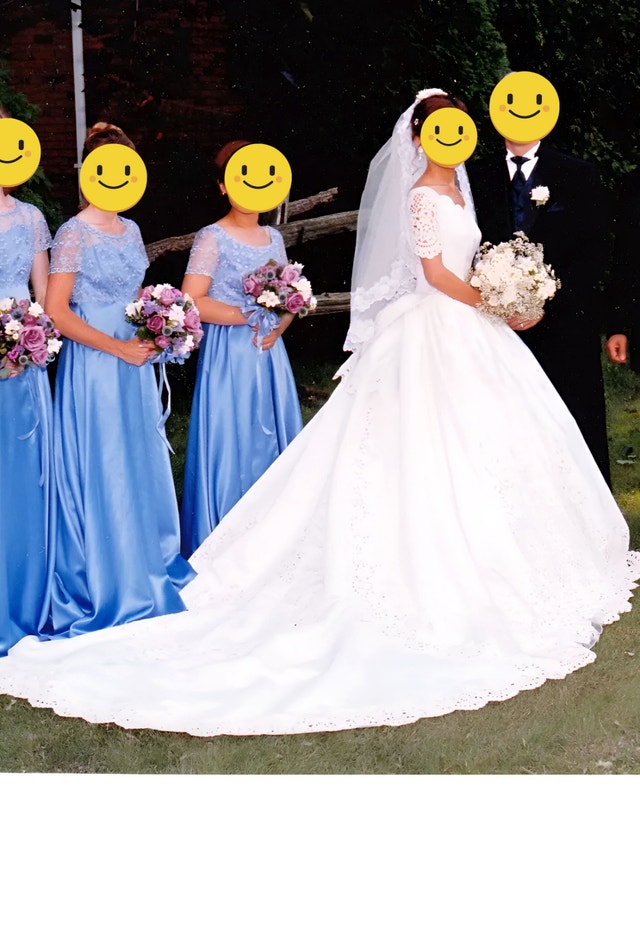 Petite Lace Ball Gown Wedding Dress + Accessories Sz 1-2 - photo 5