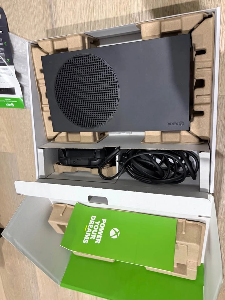 Xbox 1TB SSD Series S - photo 2