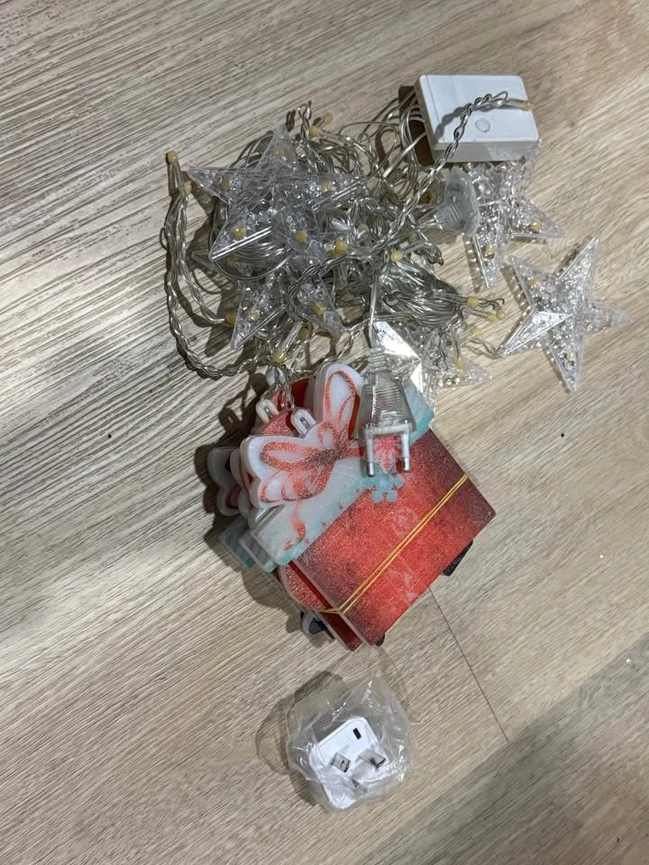 12 Christmas Lights – Asian style Plug - photo 2