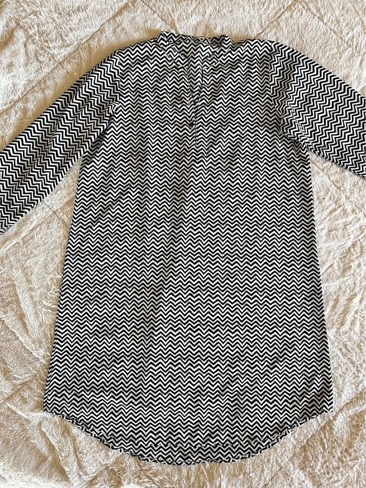 Black & White Chevron Print Dress - Size M