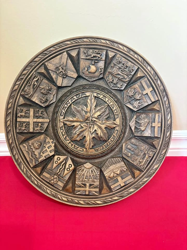 Vintage Canada Provinces Wooden Wall Plaque – Pre-Nunavut Era
