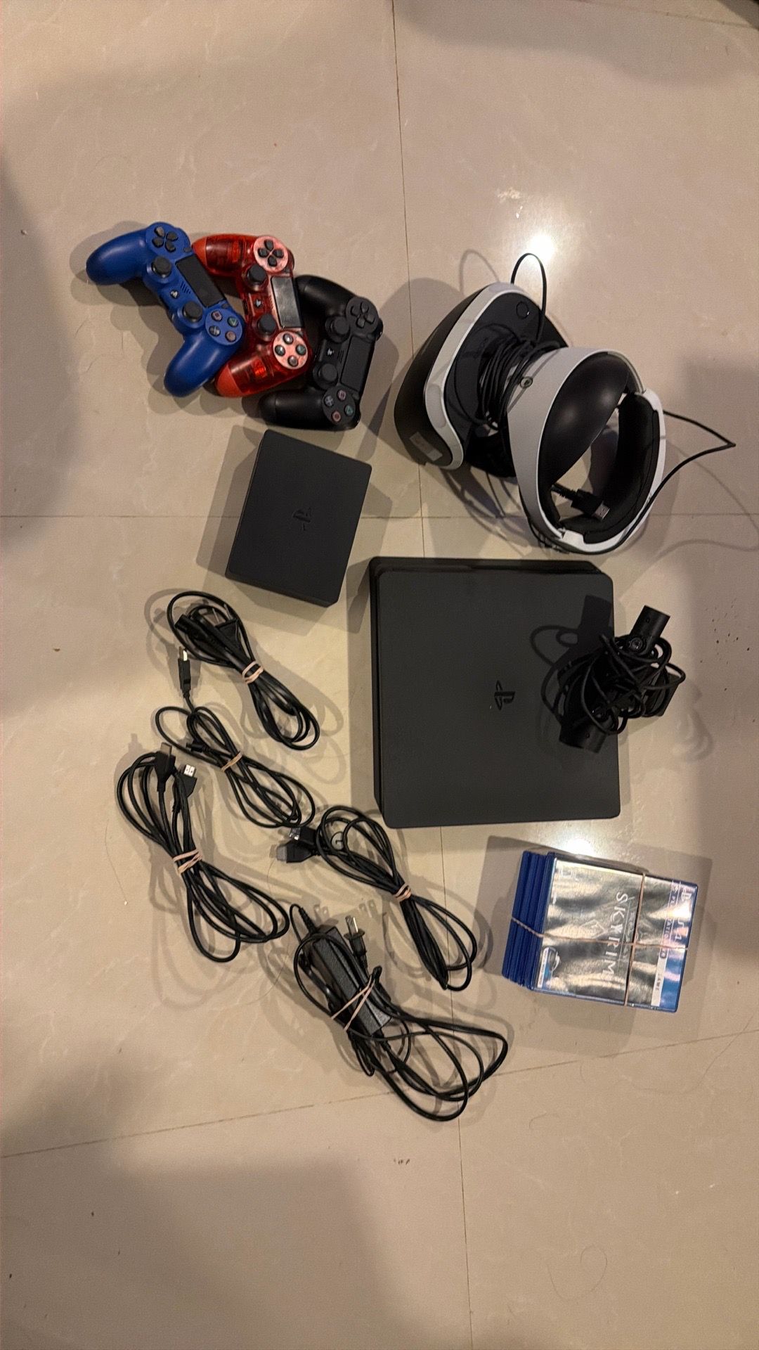 PS4 Slim 1TB VR Headset Bundle - 3 Controllers, Camera, 5 Games