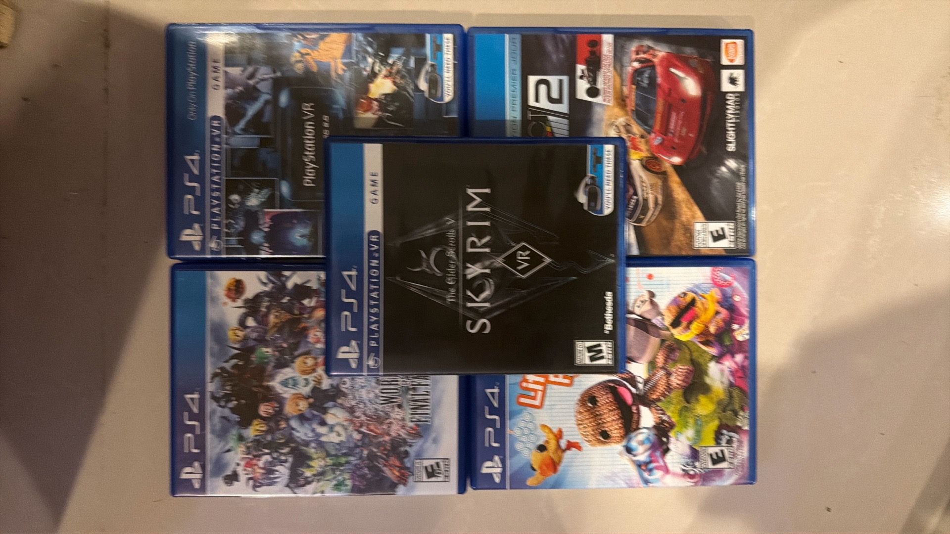 PS4 Slim 1TB VR Headset Bundle - 3 Controllers, Camera, 5 Games - photo 2