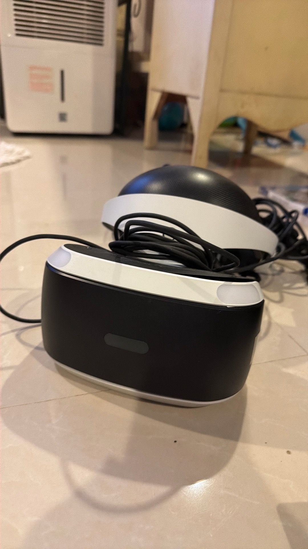 PS4 Slim 1TB VR Headset Bundle - 3 Controllers, Camera, 5 Games - photo 4