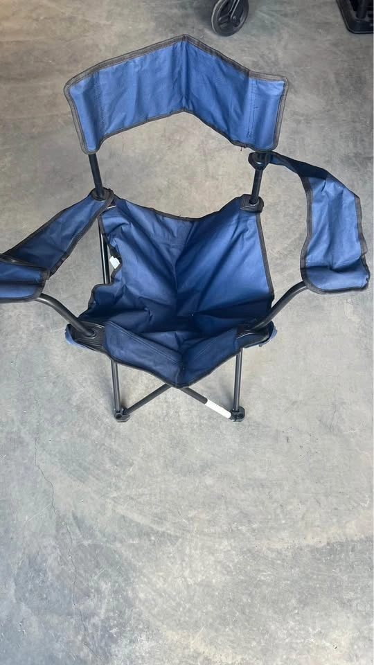 Portable Folding Camping Chair + Umbrella - Sage Hill NW Calgary - photo 2