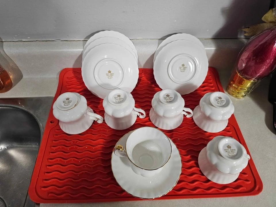 6 Vintage Royal Albert Val D'or Demitasse Cups - Fine Bone China - photo 3