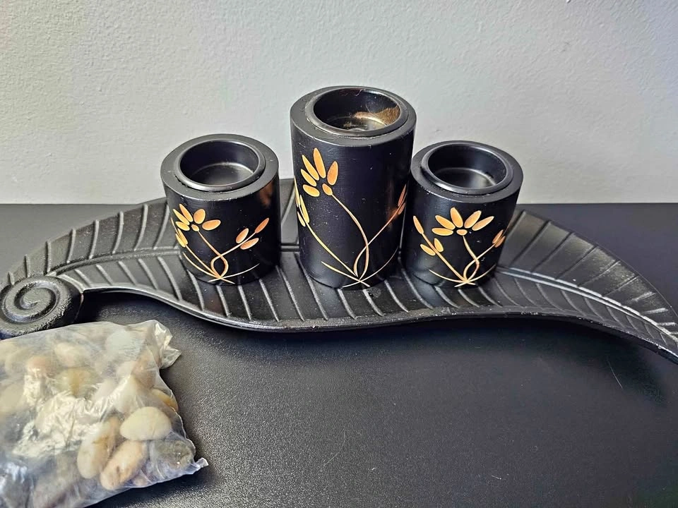 Black wood Leaf candle holder