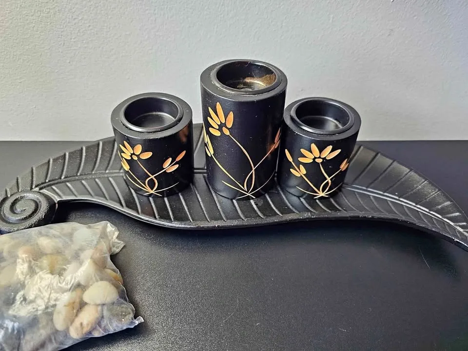 Black wood Leaf candle holder
