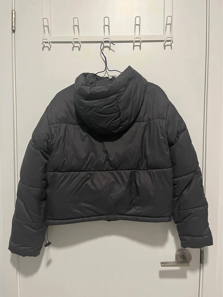 $30 Calvin Klein women grey cropped puff jacket - photo 2
