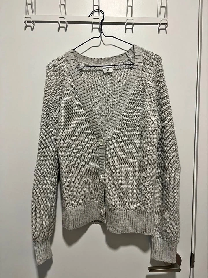 $5 Abercrombie Women grey sweater cardigan