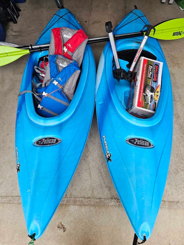 Pair of 8-ft Kayaks with Accessories - photo 4