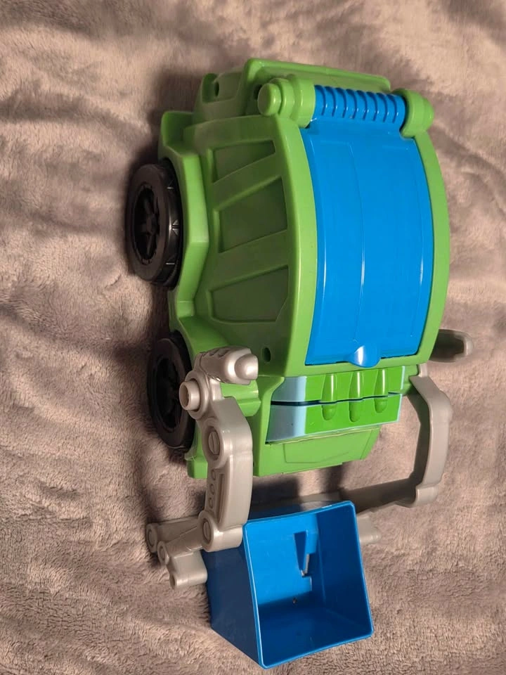 Play-Doh Garbage Truck - photo 2
