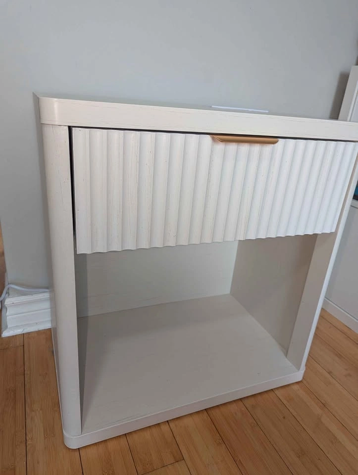 Bed side table - distressed white with plug - photo 2