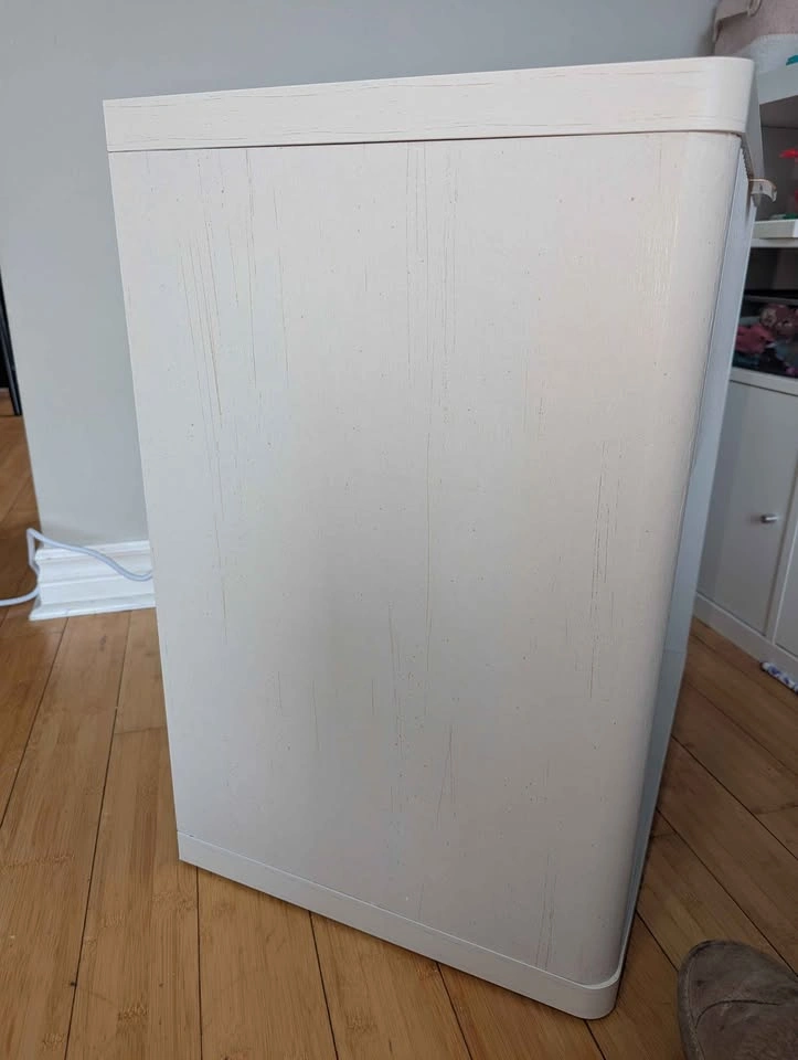 Bed side table - distressed white with plug - photo 4