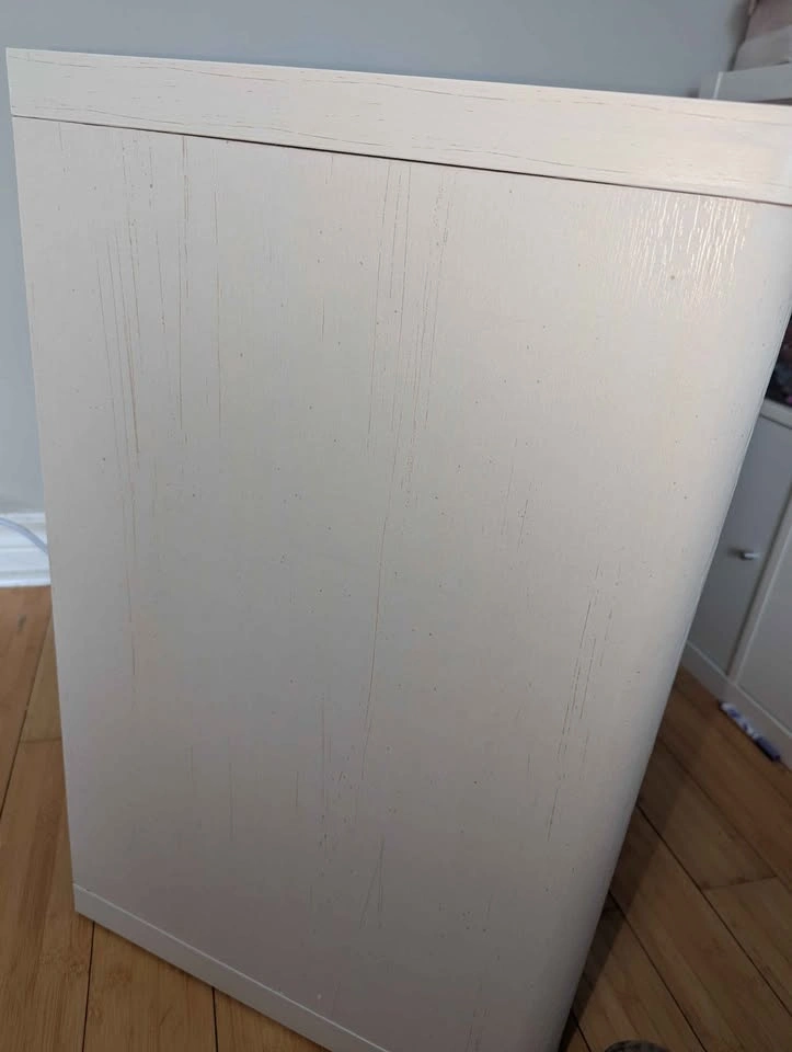 Bed side table - distressed white with plug - photo 5