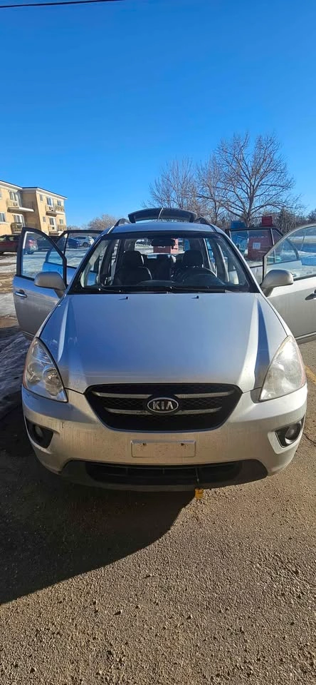 2009 Kia Rondo EX V6 Hatchback - photo 2