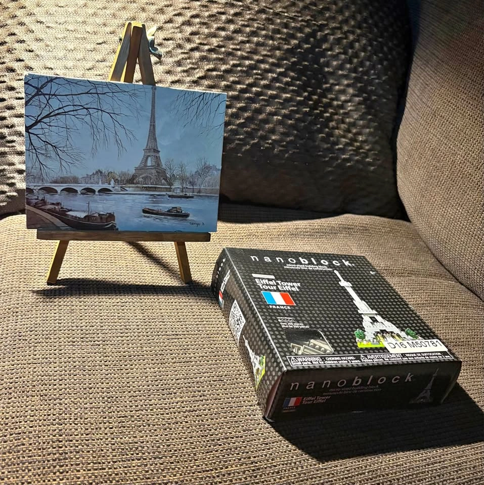 Vintage Paris-Themed Bundle: Mini 7” Easel & Eiffel Tower Oil Pa