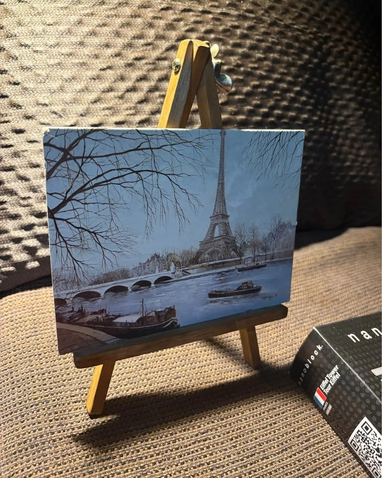 Vintage Paris-Themed Bundle: Mini 7” Easel & Eiffel Tower Oil Pa - photo 3