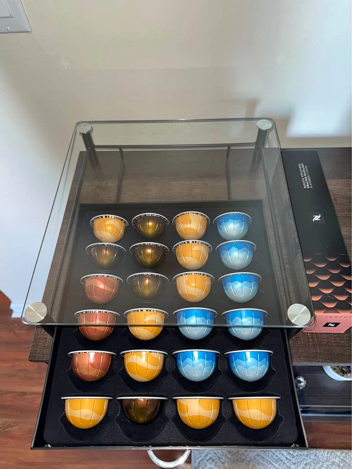 Nespresso Stand + Nespresso Pods